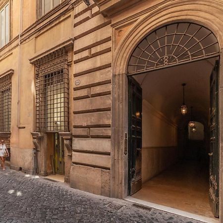 Pantheon Apartment - L'Angolo Nascosto Dei Quadri Rome Bagian luar foto