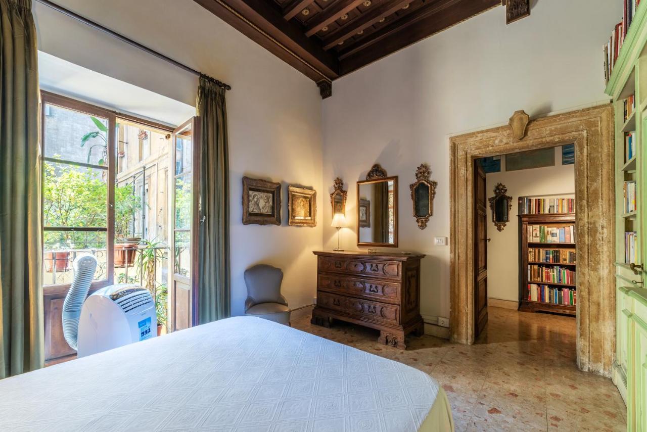 Pantheon Apartment - L'Angolo Nascosto Dei Quadri Rome Bagian luar foto
