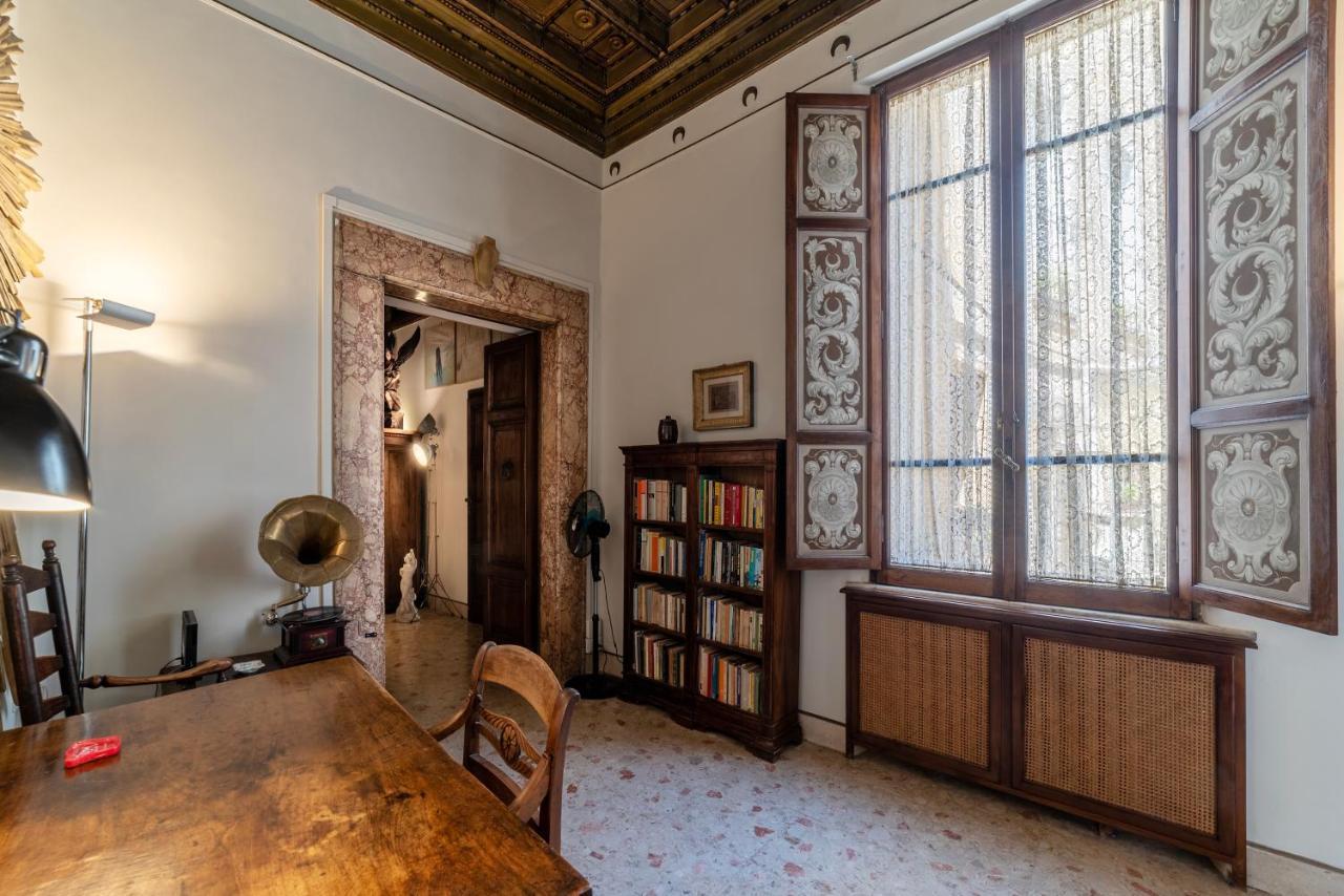 Pantheon Apartment - L'Angolo Nascosto Dei Quadri Rome Bagian luar foto