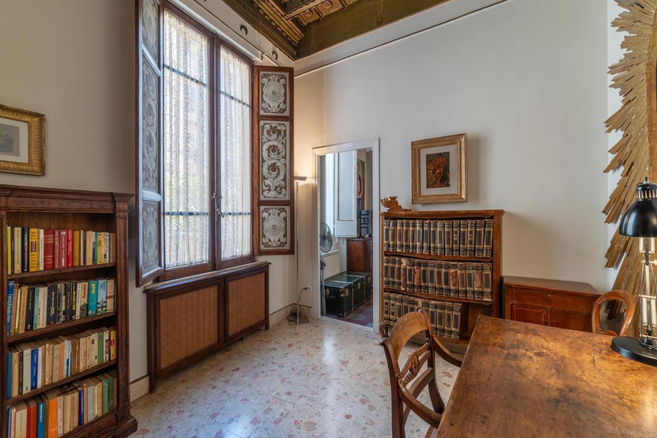 Pantheon Apartment - L'Angolo Nascosto Dei Quadri Rome Bagian luar foto