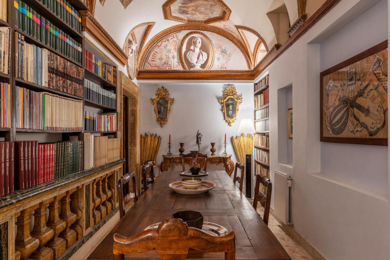 Pantheon Apartment - L'Angolo Nascosto Dei Quadri Rome Bagian luar foto