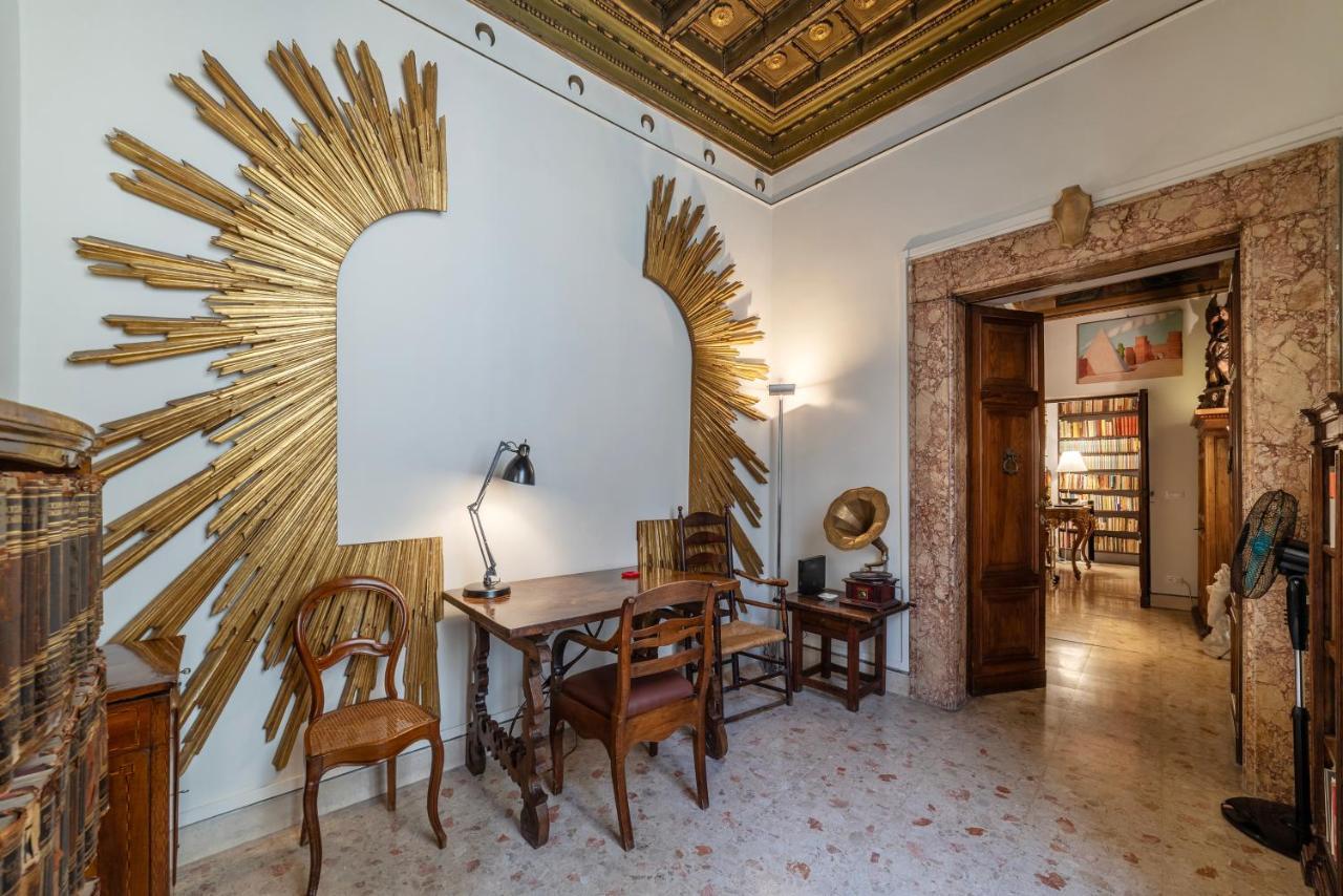 Pantheon Apartment - L'Angolo Nascosto Dei Quadri Rome Bagian luar foto